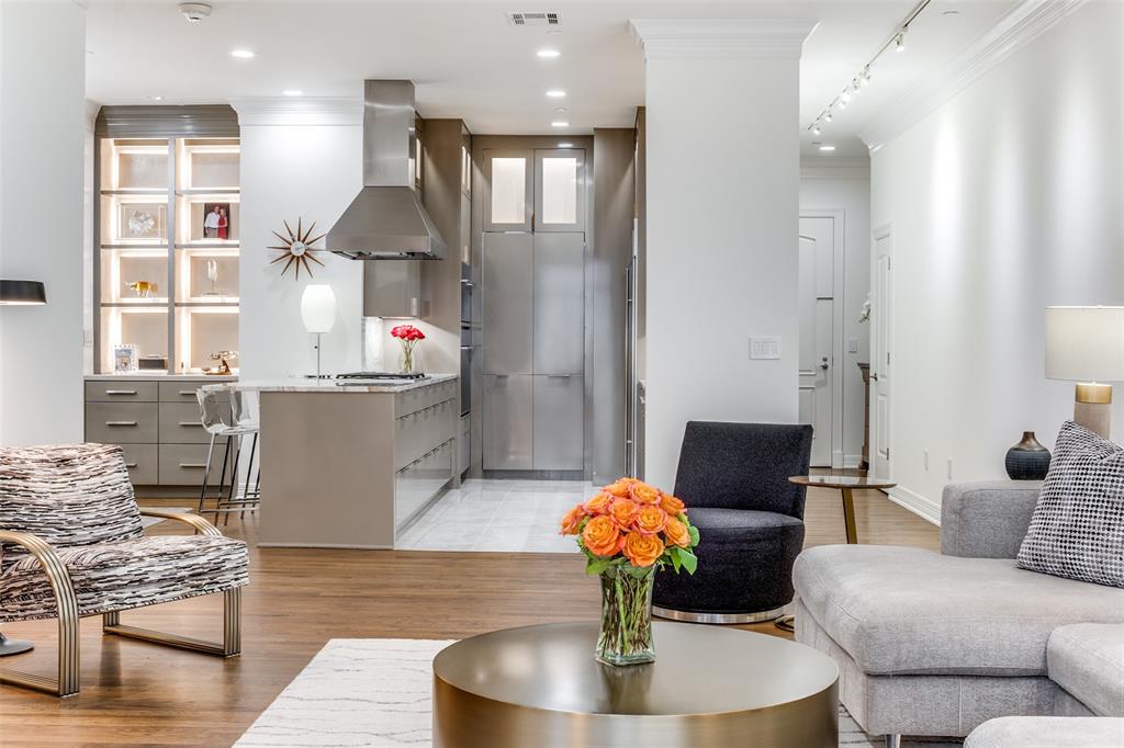 2828 Hood Street 901