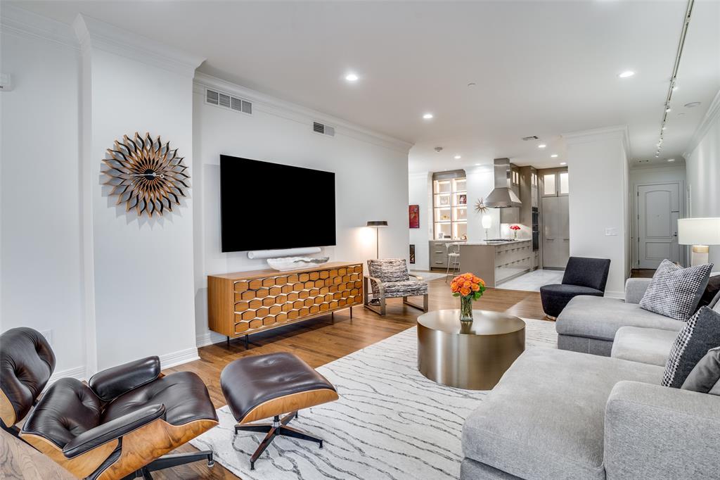 2828 Hood Street 901