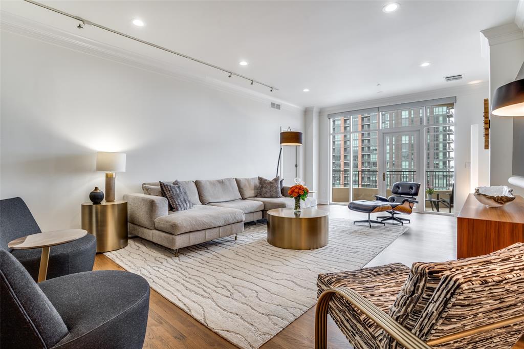 2828 Hood Street 901