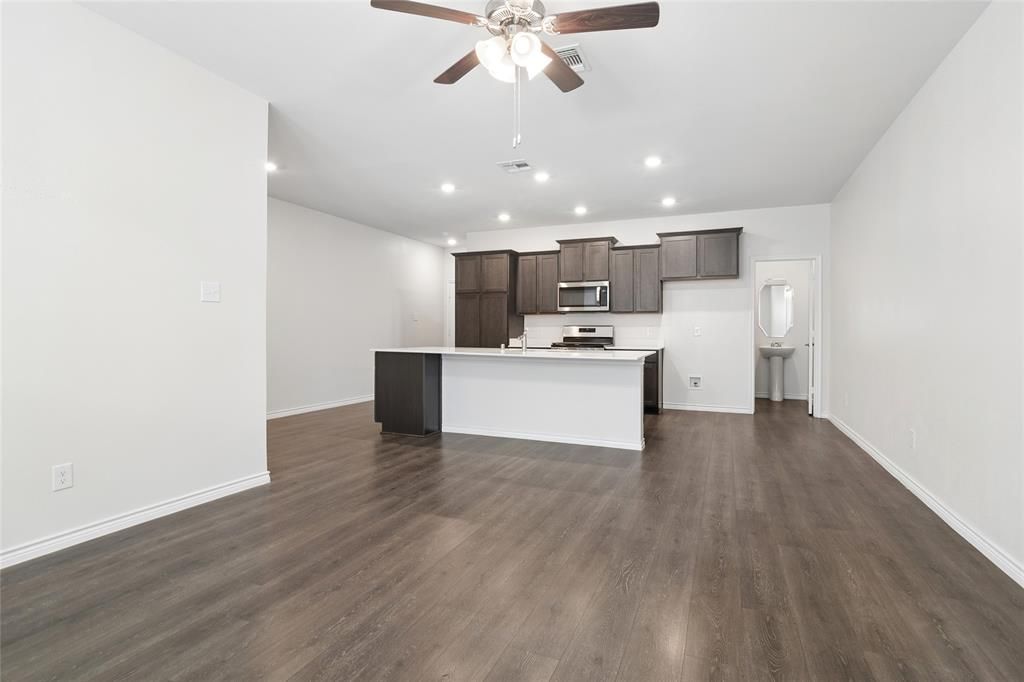 Photo of 2041 Juniper Pass Way, Mesquite, TX 75149 (MLS # 21228879)