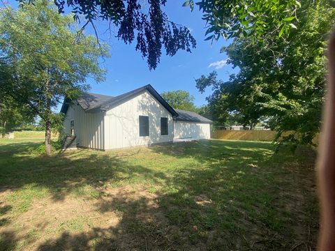 A home in Comanche