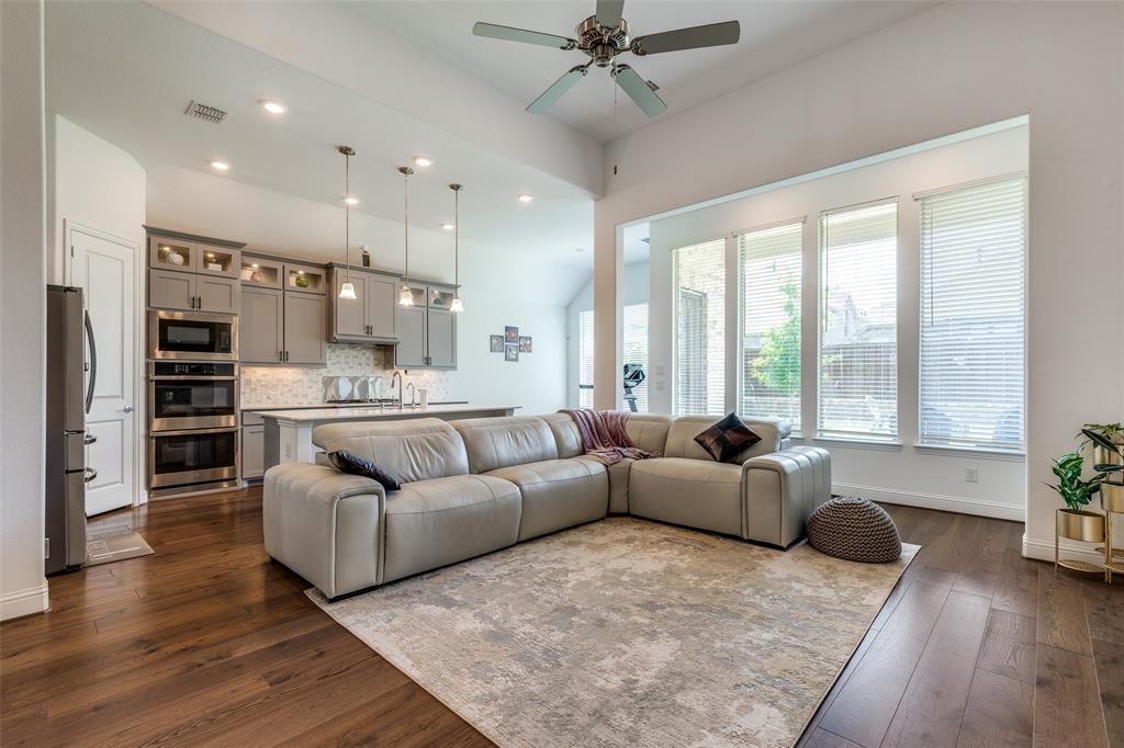 607 Rustic Trail