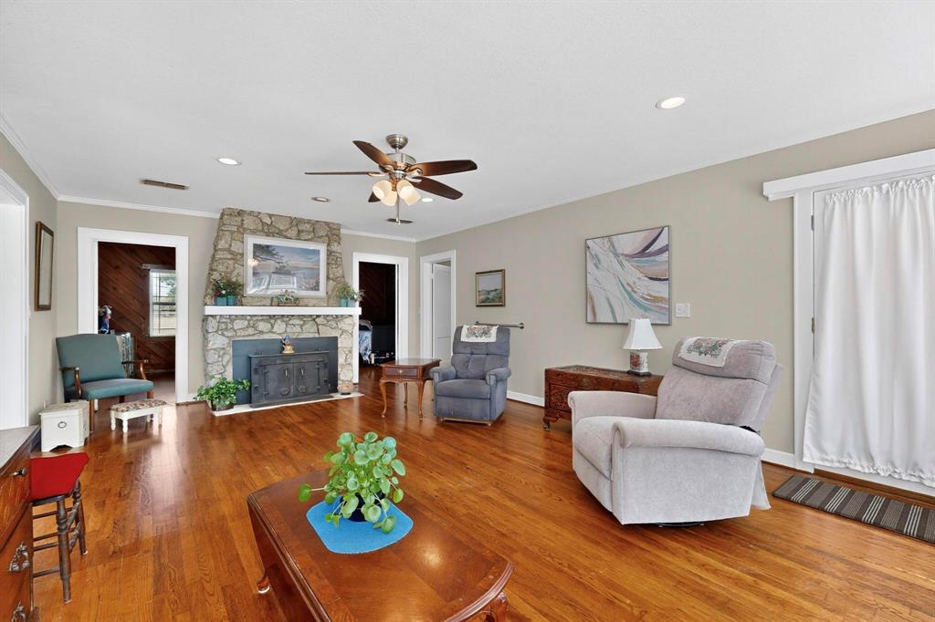 1800 W Frank Street W