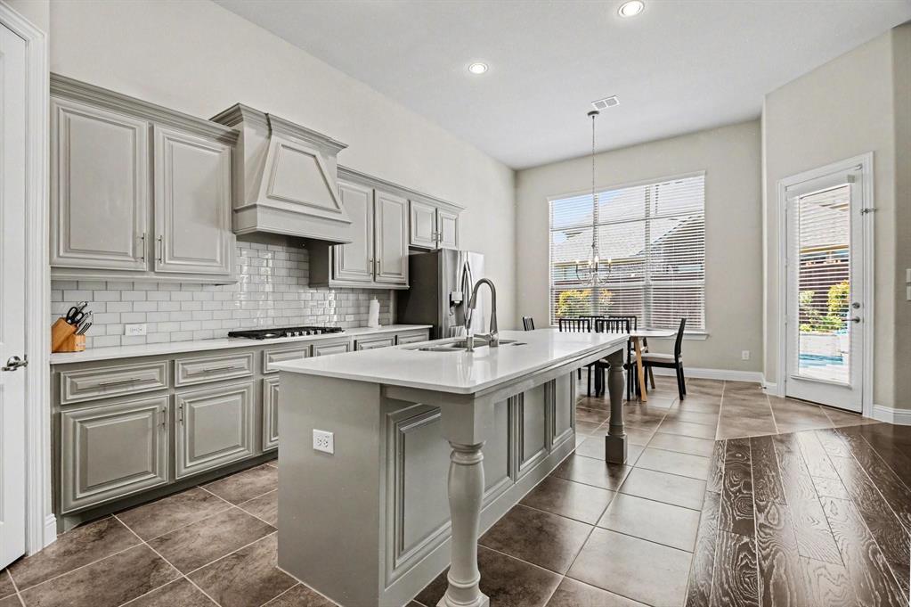 3323 Royal Ridge Drive