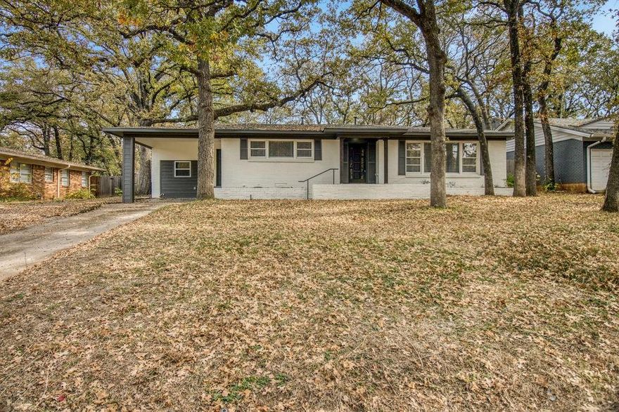 HERE IS YOUR OPPORTUNITY TO LEASE A HOME THAT FEELS NEW IN A FANTASTIC NEIGHBORHOOD IN ARLINGTON! 3 BEDROOMS 2 FULL BATH TOTALLY RENOVATED AND BEAUTIFUL INSIDE!