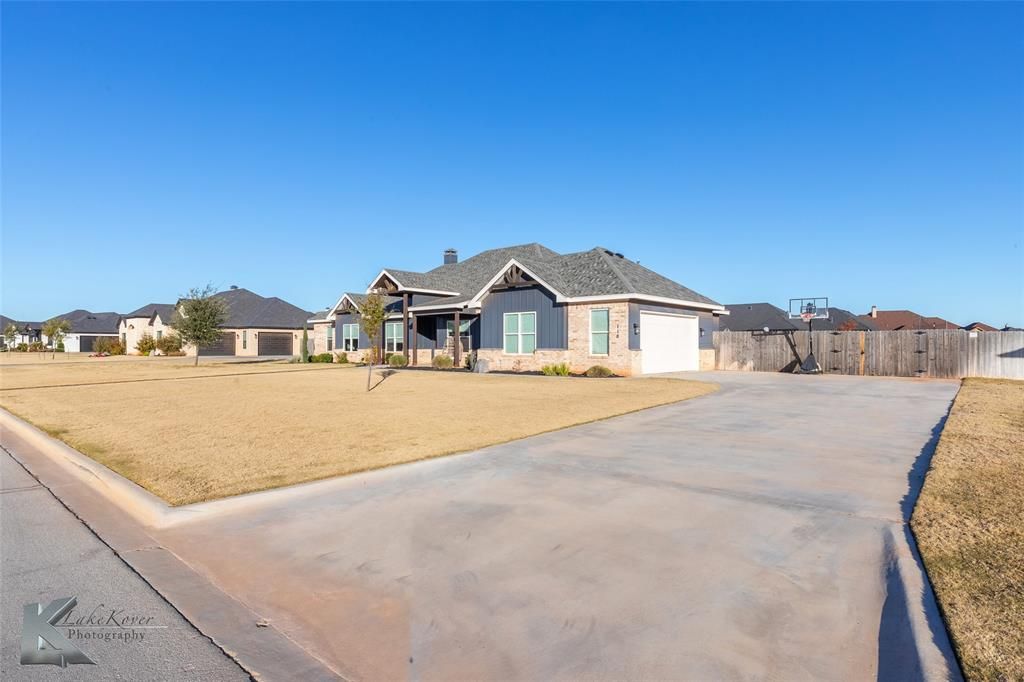 Photo of 118 Overbrook Drive, Abilene, TX 79606 (MLS # 21128325)