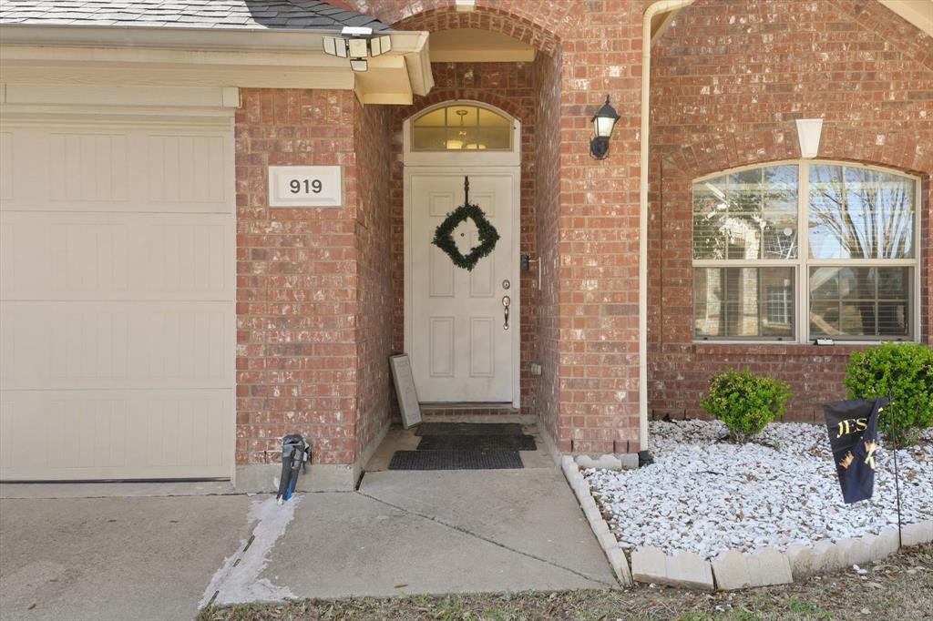 919 Fleetwood Cove Drive