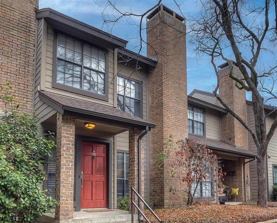 Glen Oaks Twnhms Condo - Residential