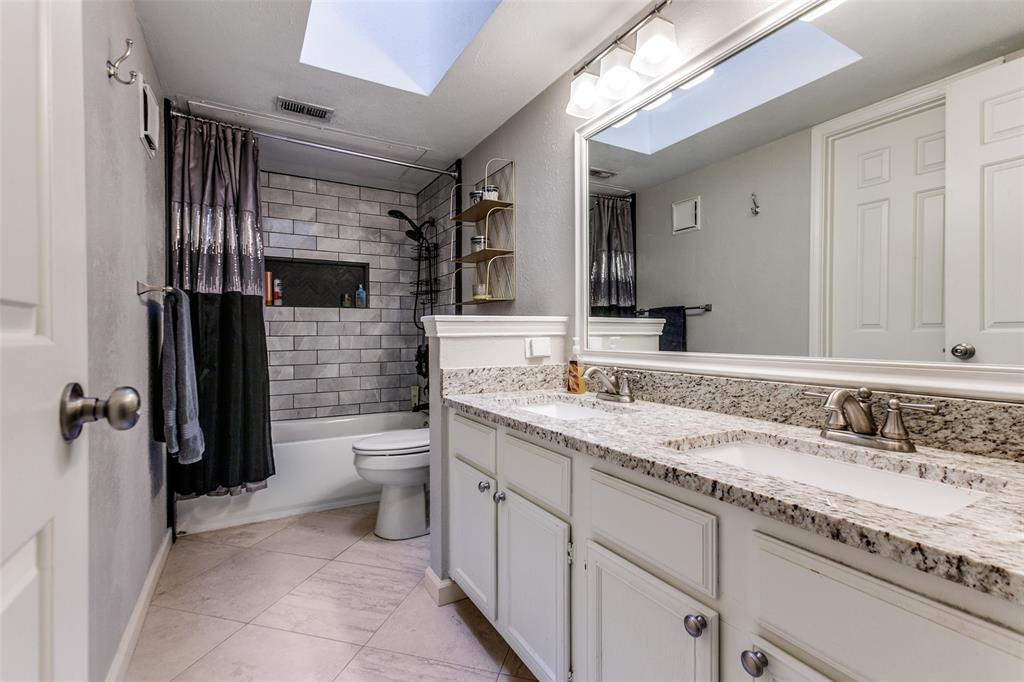 Glen Oaks Twnhms Condo - Residential