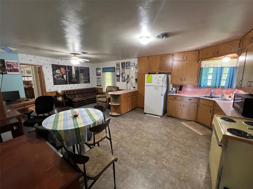1524 E Magnolia Street