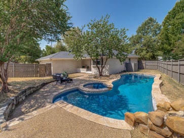 9008 Flicker Lane Dallas TX 75238