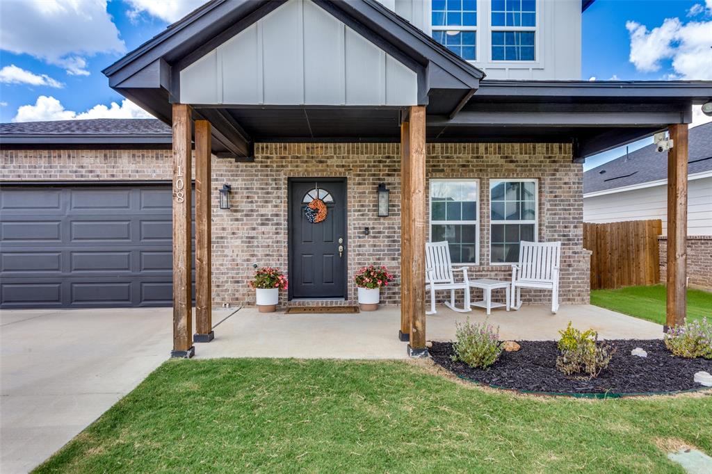 108 Magnolia Estates St