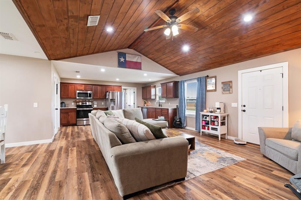 Photo of 134 PRIVATE ROAD 43790 #43790, Paris, TX 75460 (MLS # 21251834)