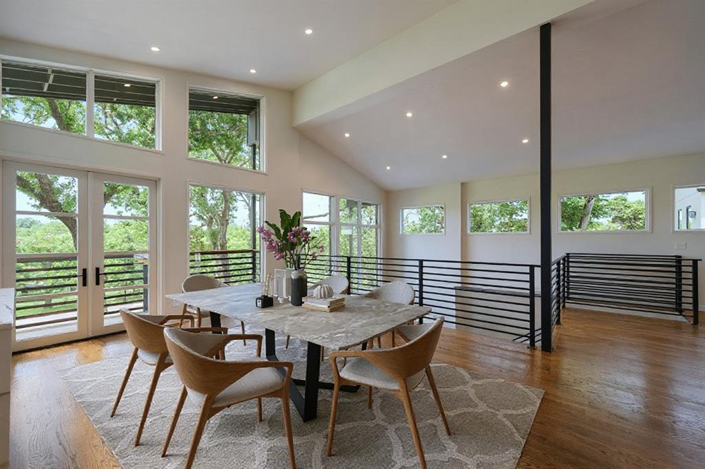 3110 W Jefferson Boulevard