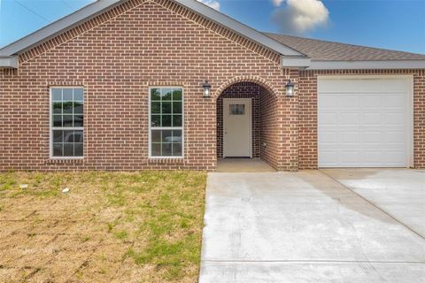 A home in Corsicana