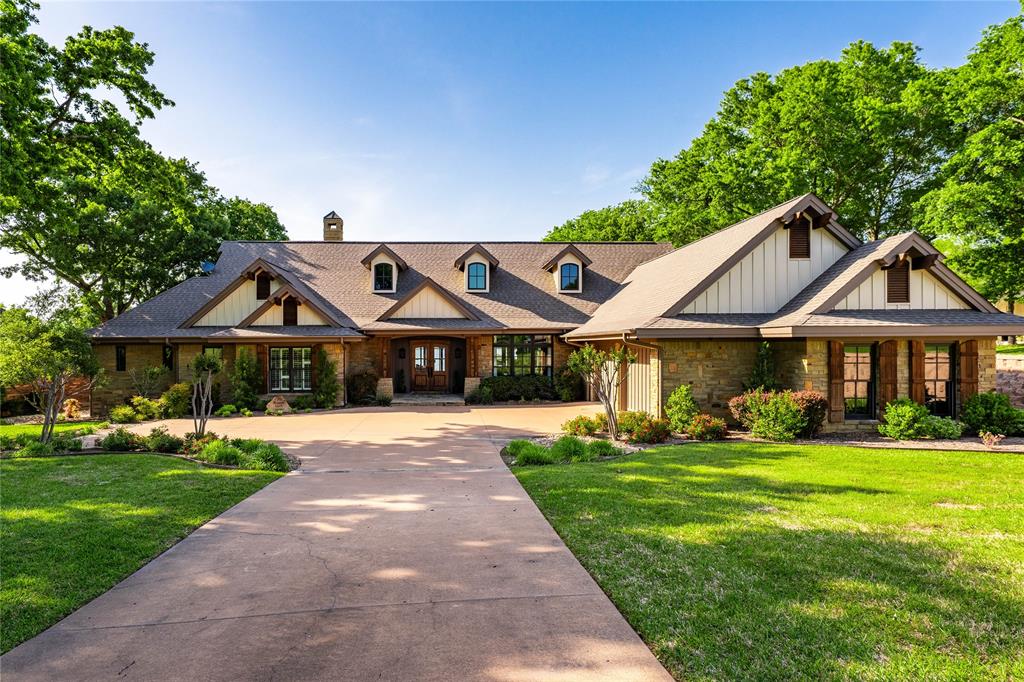 100 Lakeside Court