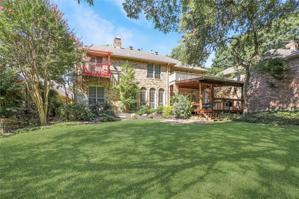 1814 Lakeshore Court