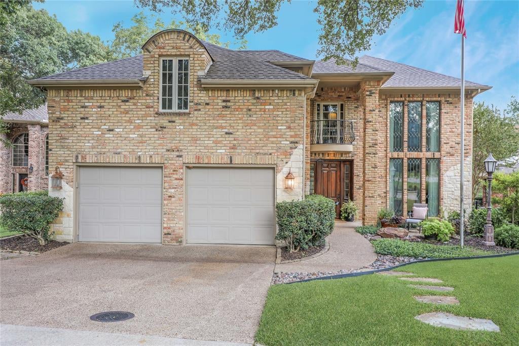 1814 Lakeshore Court