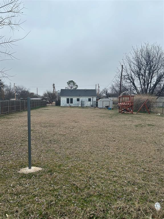 402 S Ave. D