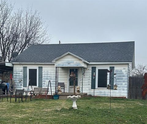 402 S Ave. D Olney TX 76374
