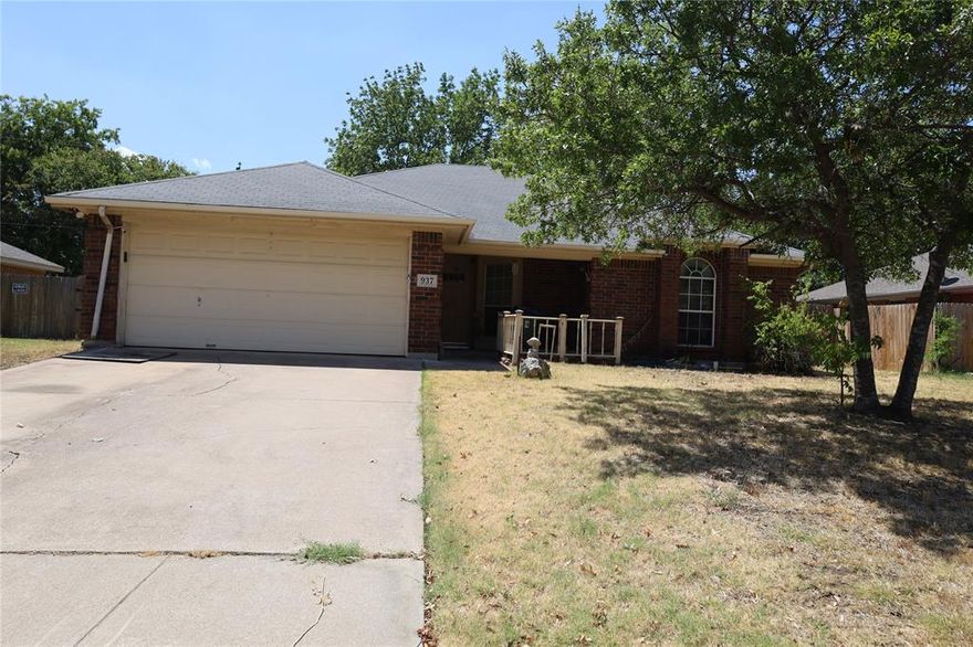 3-2-2 home in wonderful  neighborhood in Burleson isd with great potential.   Great location makes it easy to commute anywhere in the metroplex or to enjoy the local attractions in the area. This home will be sold as is along with the contents inside and outside .  Large living area with wood floors,  spacious kitchen with ceramic tile . Master bedroom with garden tub and separate shower .   
Buyers and buyers agent to verify all information