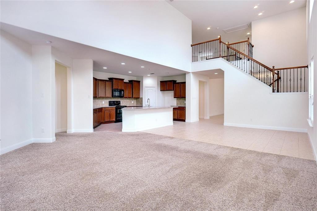 8721 Maple Ridge Trail