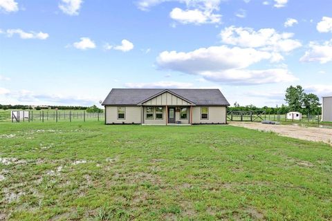 293 Private Road 36008 Honey Grove TX 75446