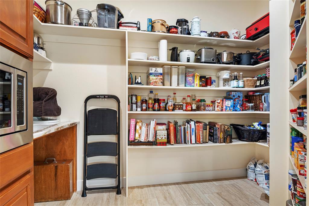 Emerald Sound At Lake Lewisvil - Residential