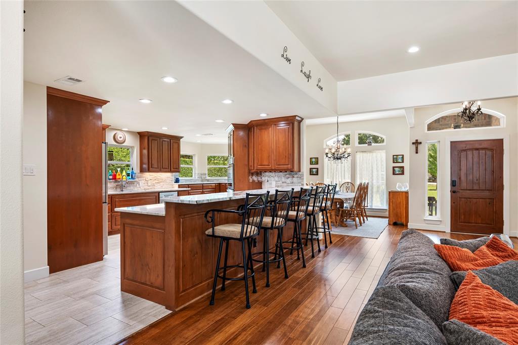 Emerald Sound At Lake Lewisvil - Residential