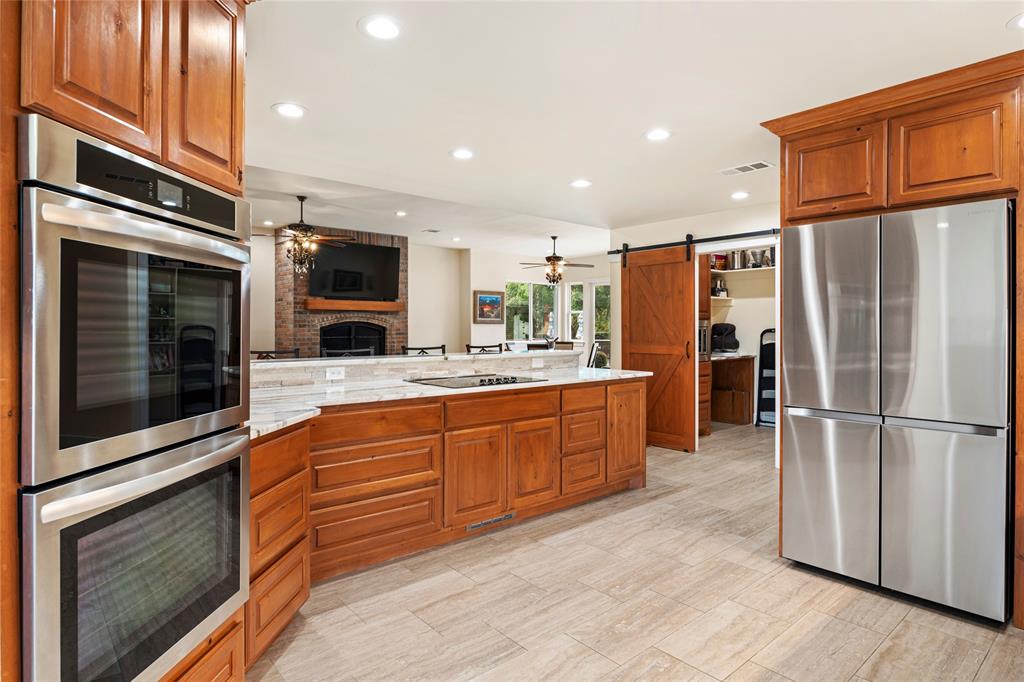 Emerald Sound At Lake Lewisvil - Residential