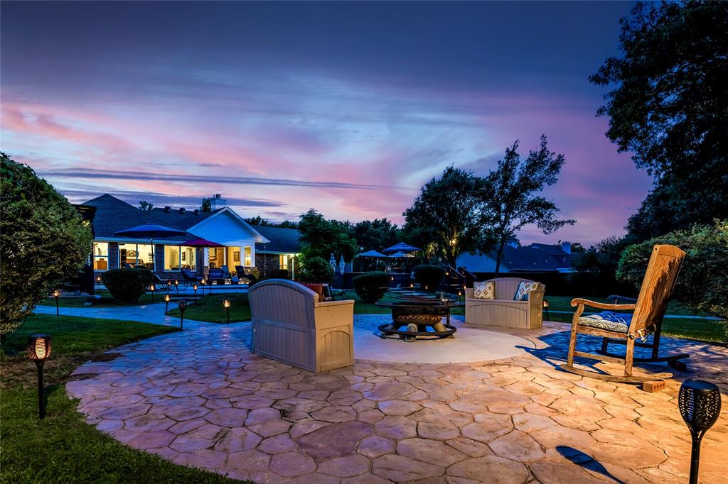 Emerald Sound At Lake Lewisvil - Residential