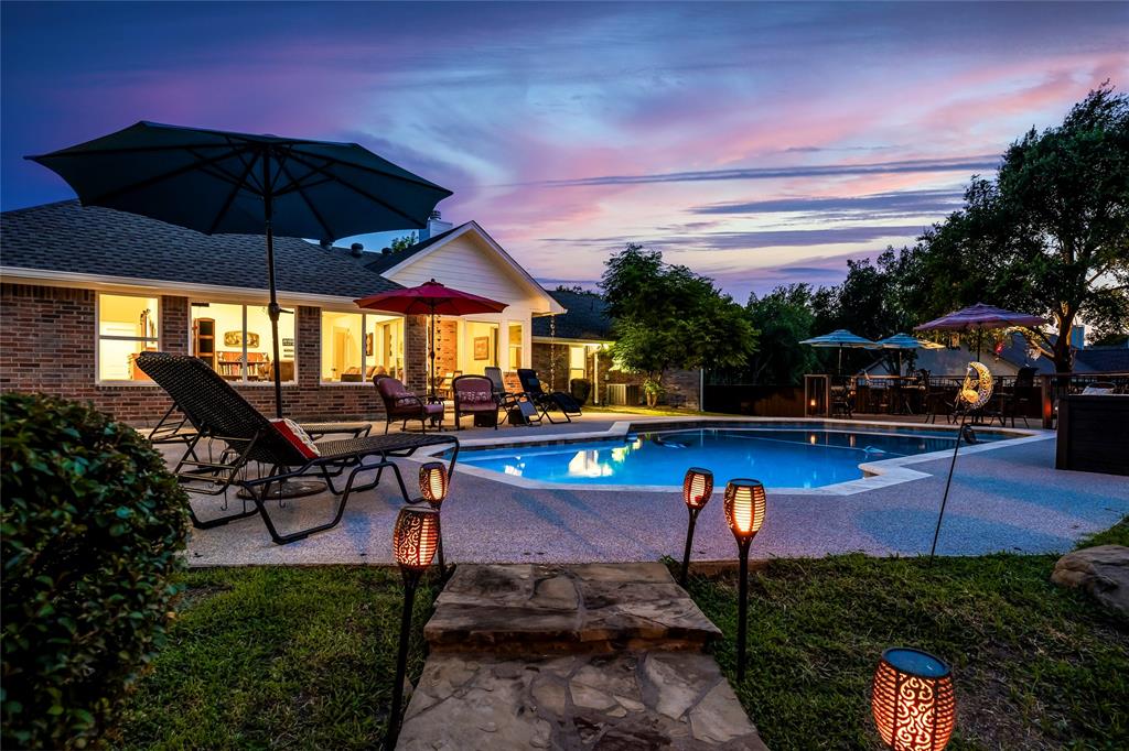 Emerald Sound At Lake Lewisvil - Residential