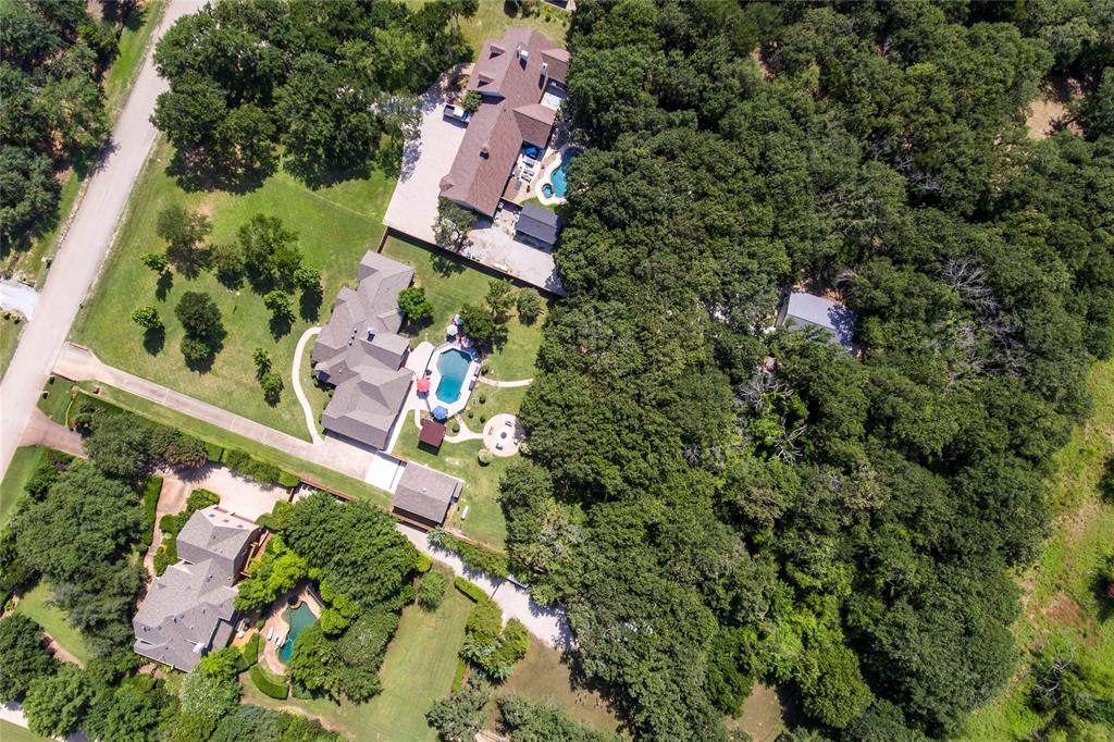 Emerald Sound At Lake Lewisvil - Residential