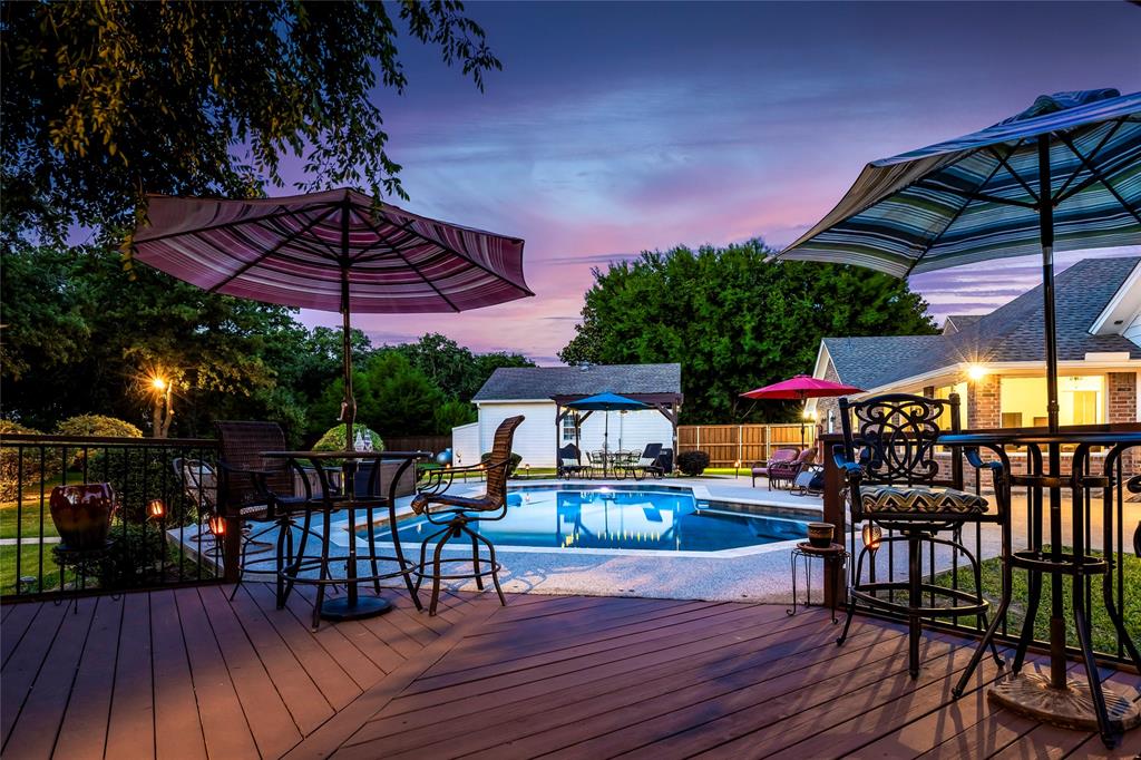 Emerald Sound At Lake Lewisvil - Residential