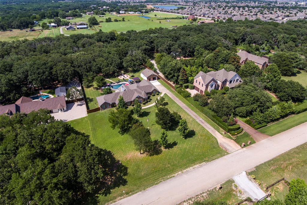 Emerald Sound At Lake Lewisvil - Residential