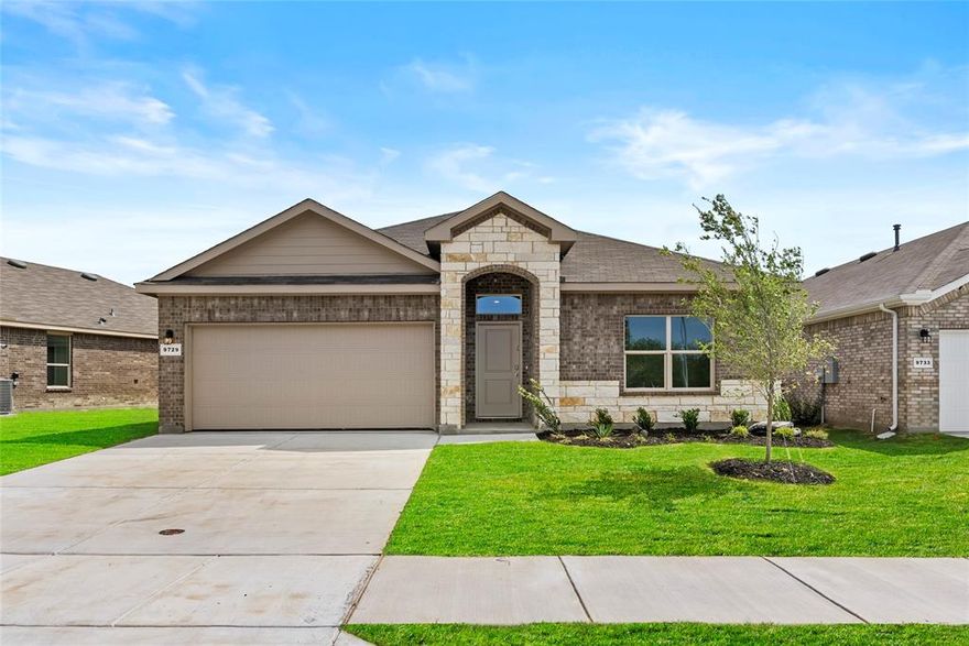 Seller is willing to assist with closing costs or a rate buy-down through preferred lender with an acceptable offer.
The Oxford plan is a one-story home featuring 4 bedrooms, 2 baths, and approx. 1602 square feet of living space. The front porch and foyer leads to an open-concept kitchen, dining area, and family room. The kitchen includes a breakfast bar with beautiful granite counter tops, stainless steel appliances, gas cooking range, and a walk-in corner pantry. The separate utility room is located just off the kitchen. The spacious private main bedroom is located off the family room and features an attractive ensuite bathroom with luxury walk-in shower, and walk-in closet. The covered patio is located off the dining room. All secondary bedrooms and second full bathroom are located at the front of the house off the foyer. Additional features include: tankless water heater; Ceramic tile flooring at Entry, Hallways, Kitchen, Living Room, Utility and Bathrooms; and, full yard sod, landscaping and irrigation. This home includes our HOME IS CONNECTED base package. Using one central hub that talks to all the devices in your home, you can control the lights, thermostat and locks, all from your cellular device.