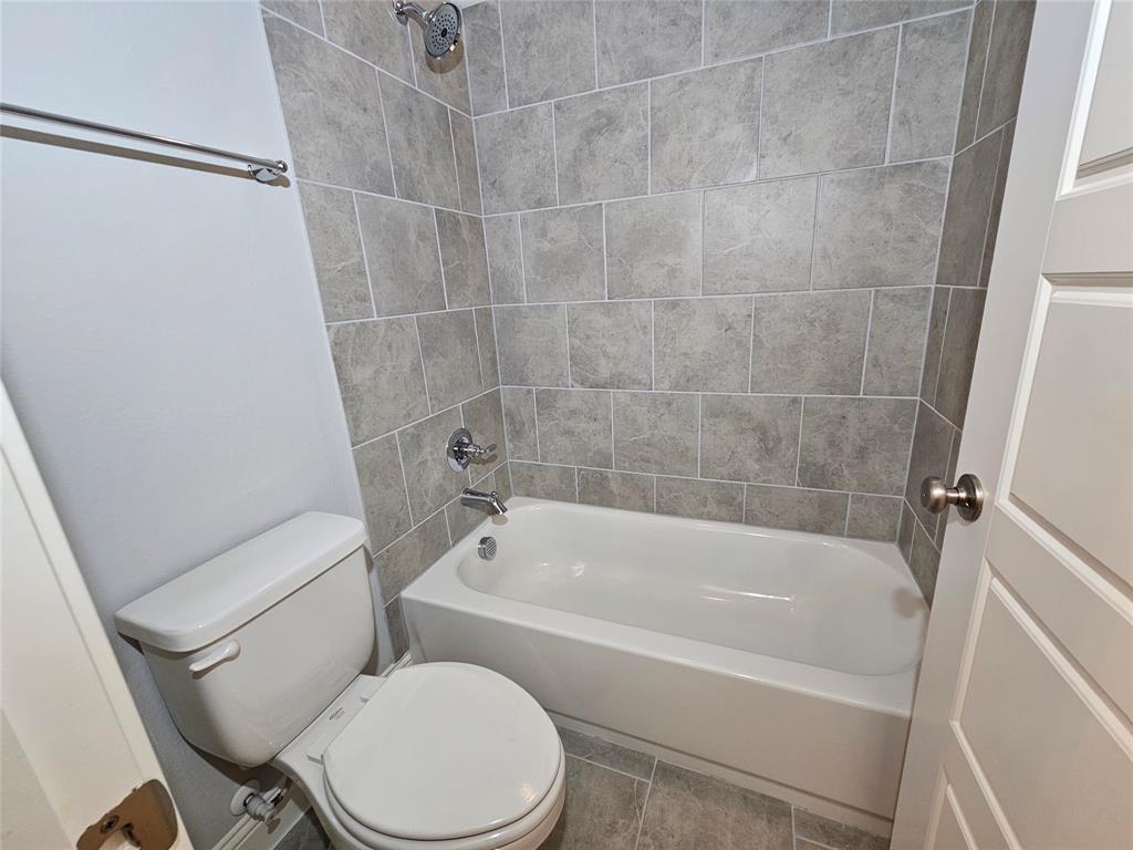 Oakbend Condo Bldg 5 - Residential Lease