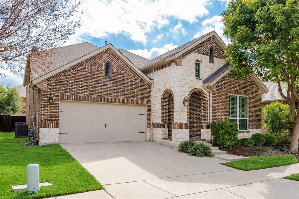 4505 Avenida Lane