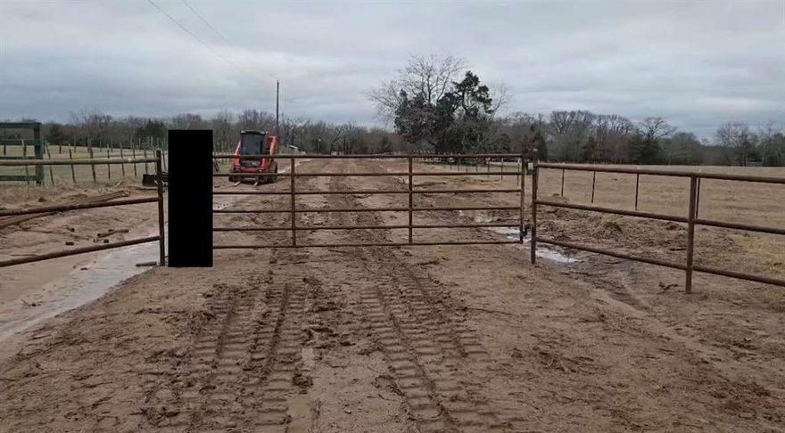 21.3 acres of prime raw wooded land 2 miles, 4 minutes to downtown Emory. Parcel 2482. Rolling land adds dimension and beauty for the creation of your spectacular home site. Property has a wildlife exemption. Seller covenant restricting property to single residential use; no commercial use.