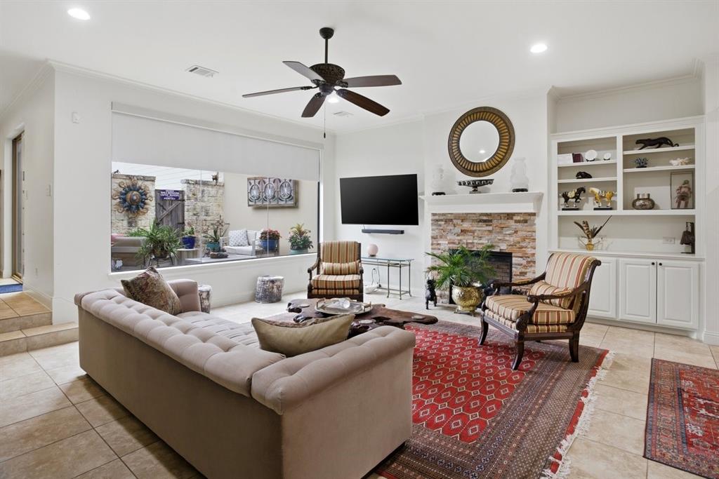 5026 Pershing Avenue