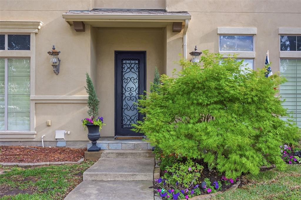 5026 Pershing Avenue