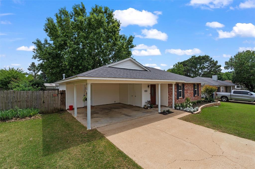 7455 Redwood Lane