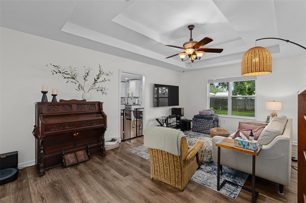 7455 Redwood Lane