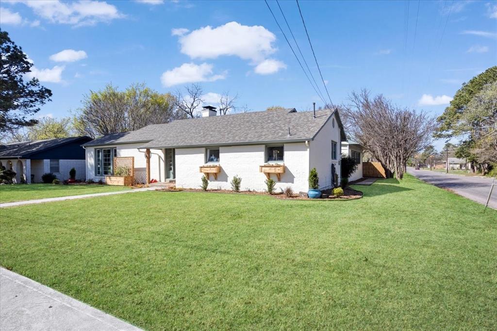 1526 N Lockhart Street