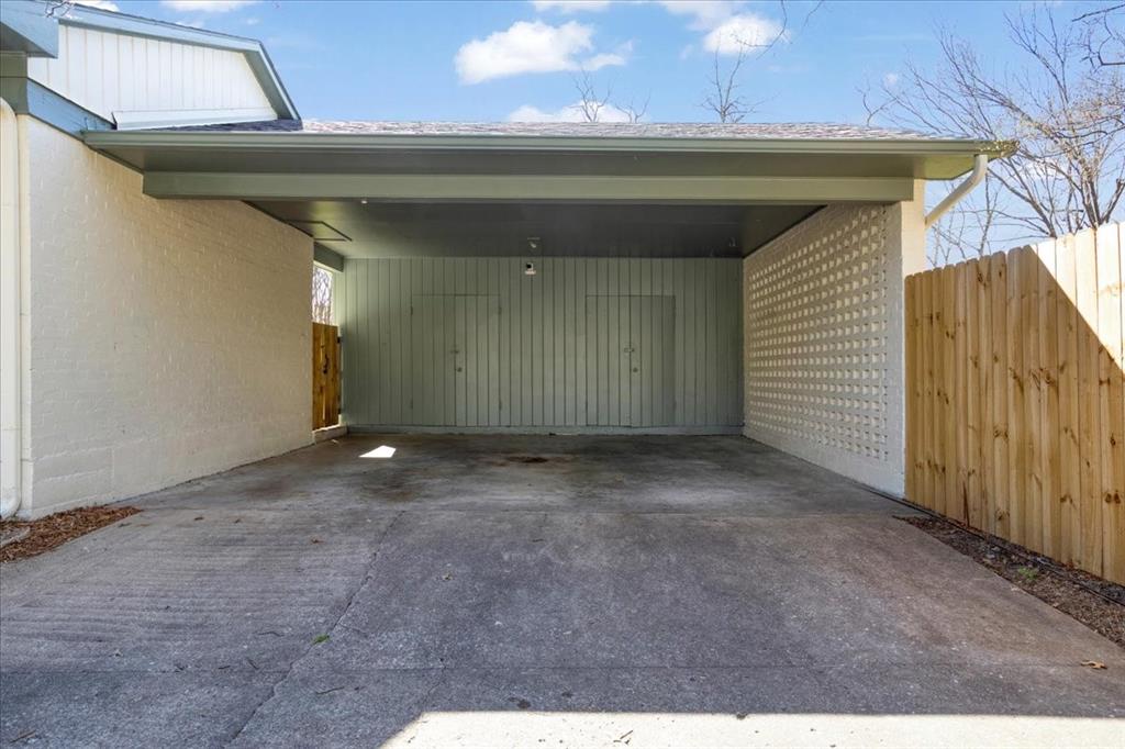 1526 N Lockhart Street