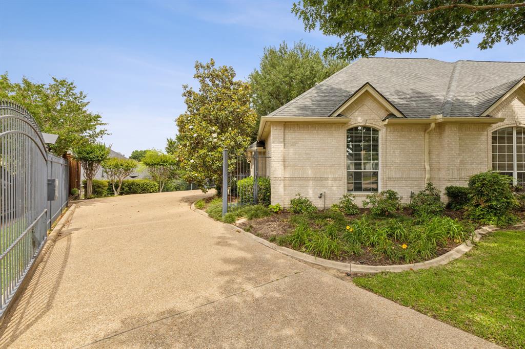 6 Trailside Court