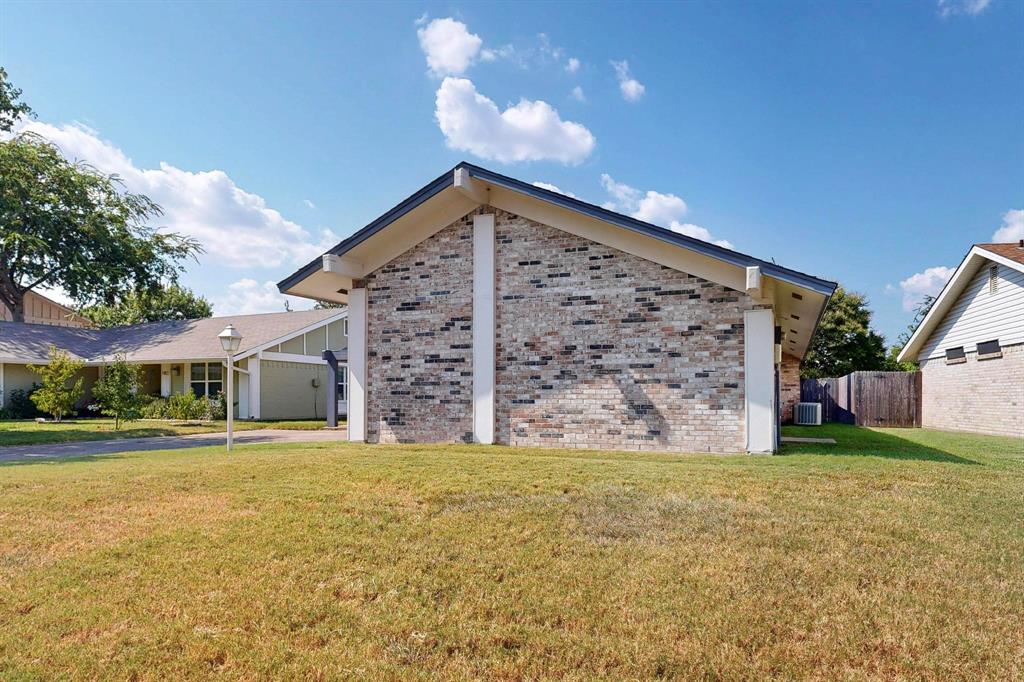 1813 Plantation Road