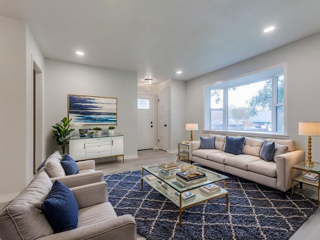 812 Bristol Court