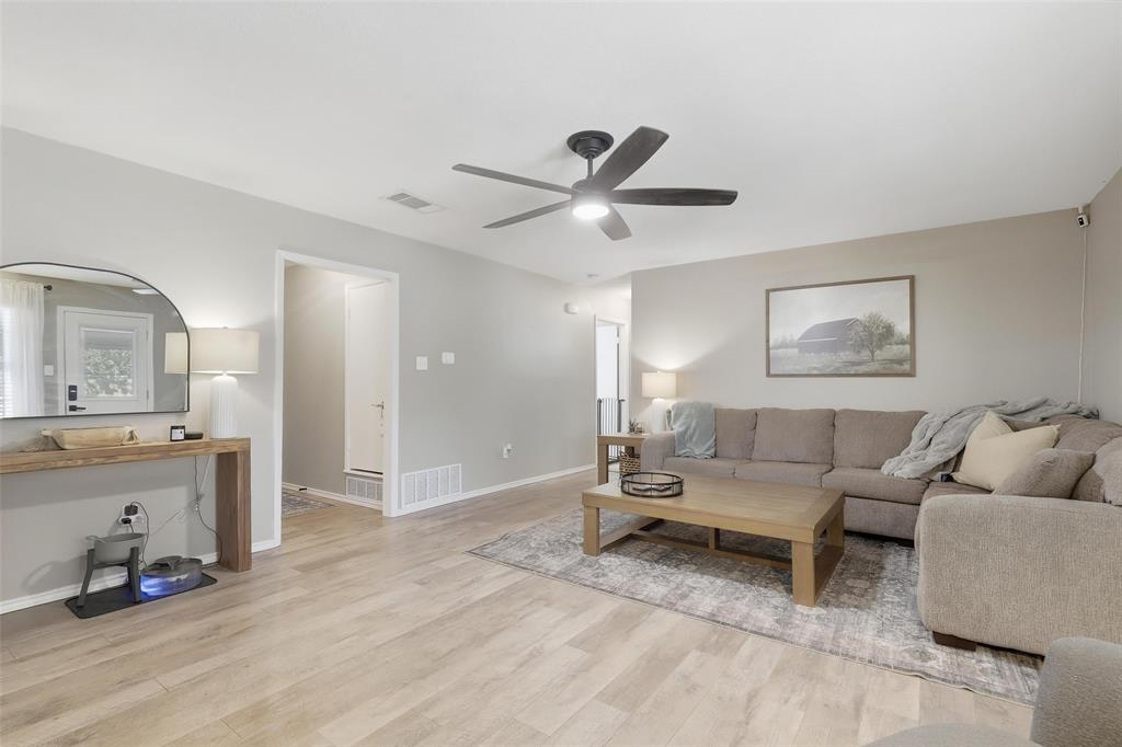 524 NW Charlyne Dr.