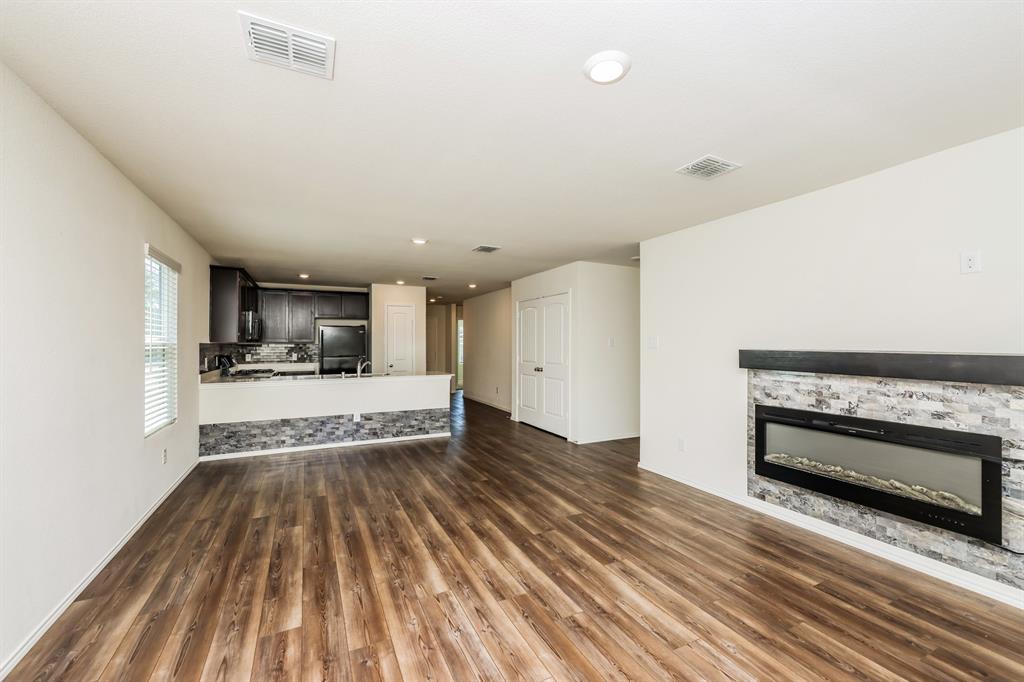 Trinity Xing Ph 4 - Residential Lease